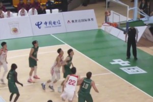 听说名字改过了？U18男篮李沂泽VS澳大利6记三分+战斧隔扣